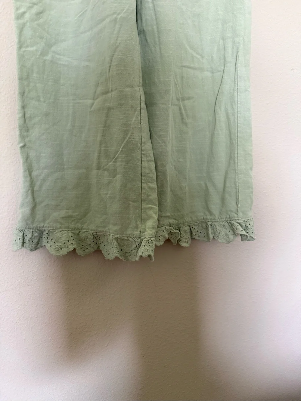 Tahari light mint